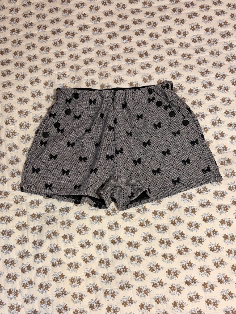 Gray Women's Bow-Print Knit Shorts